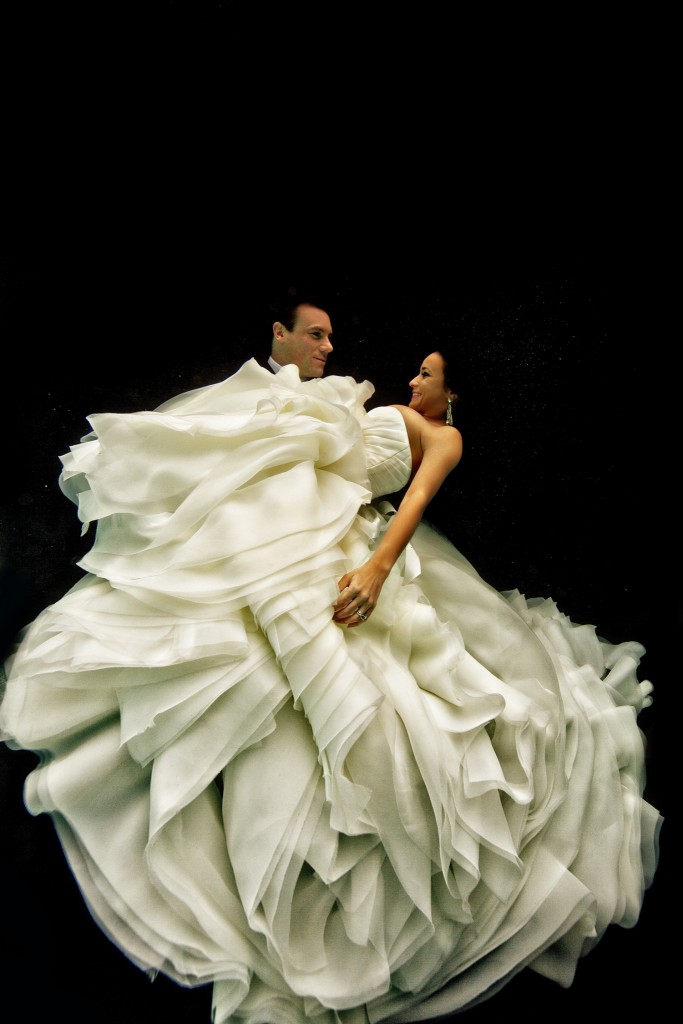 incredible underwater wedding photography